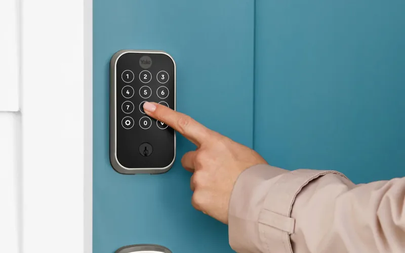 Entering a code on a keypad smart lock